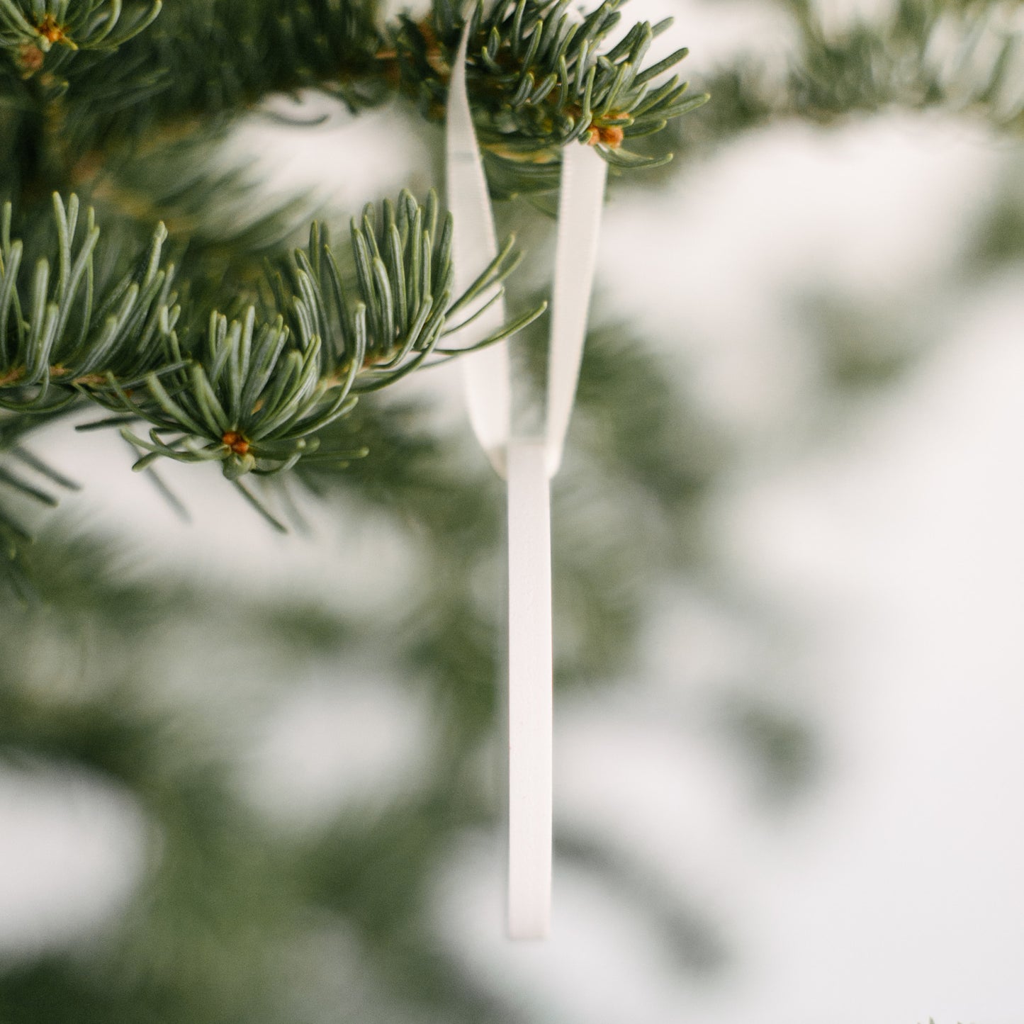 Gluten Hates Me Christmas Ornament • Funny Food Allergy Ornament • Celiac Humor Gift • Gluten Free Ornament • Holiday Tree Decor • Gag Gift Ornament